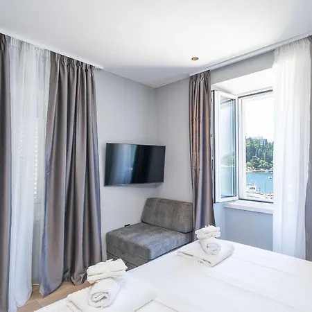 Royale - With Sea View