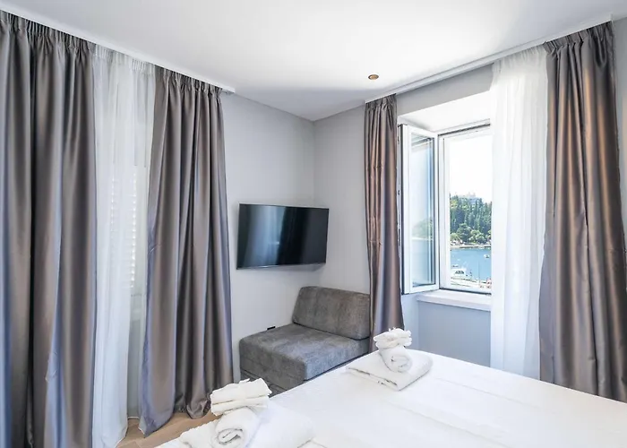 Royale - With Sea View