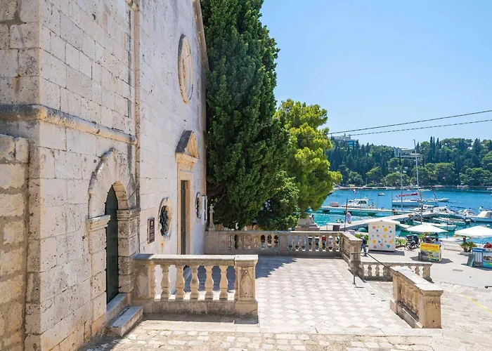 Royale - With Sea View *